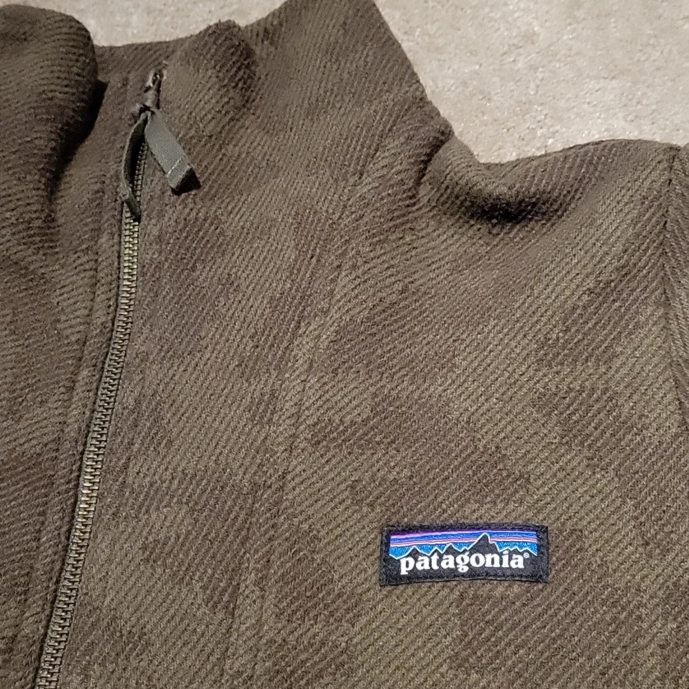 Patagonia Recycled Wool 1/2 Zip Pullover - Picture 2 of 6